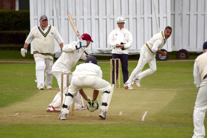 Cricket Yorkshire: Forty Club in action